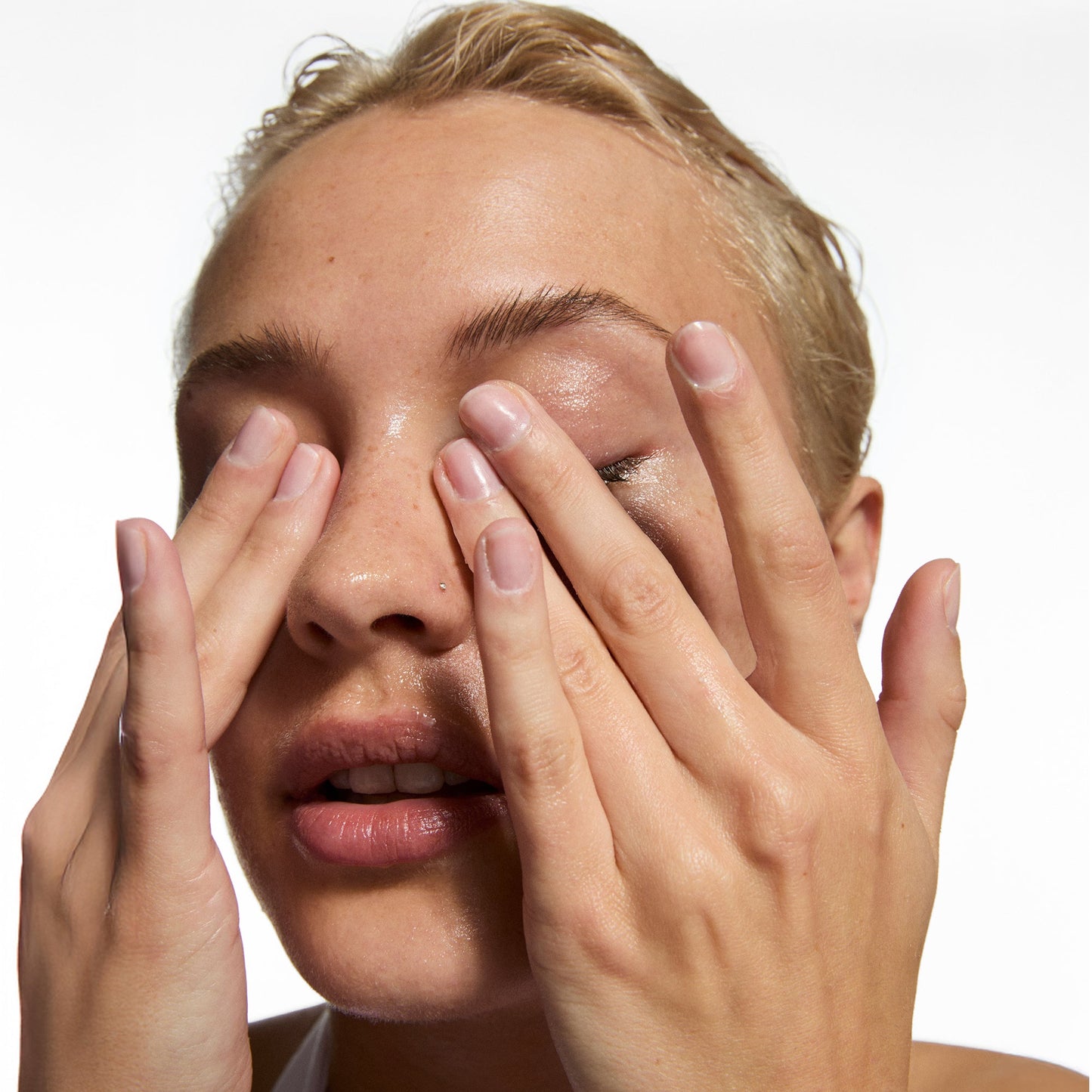 the-bestselling-intro-to-great-skin-a6 MysteryBundle_Model_2000x2000_8c068f88-8954-45a2-bafe-e122a0319042.jpg