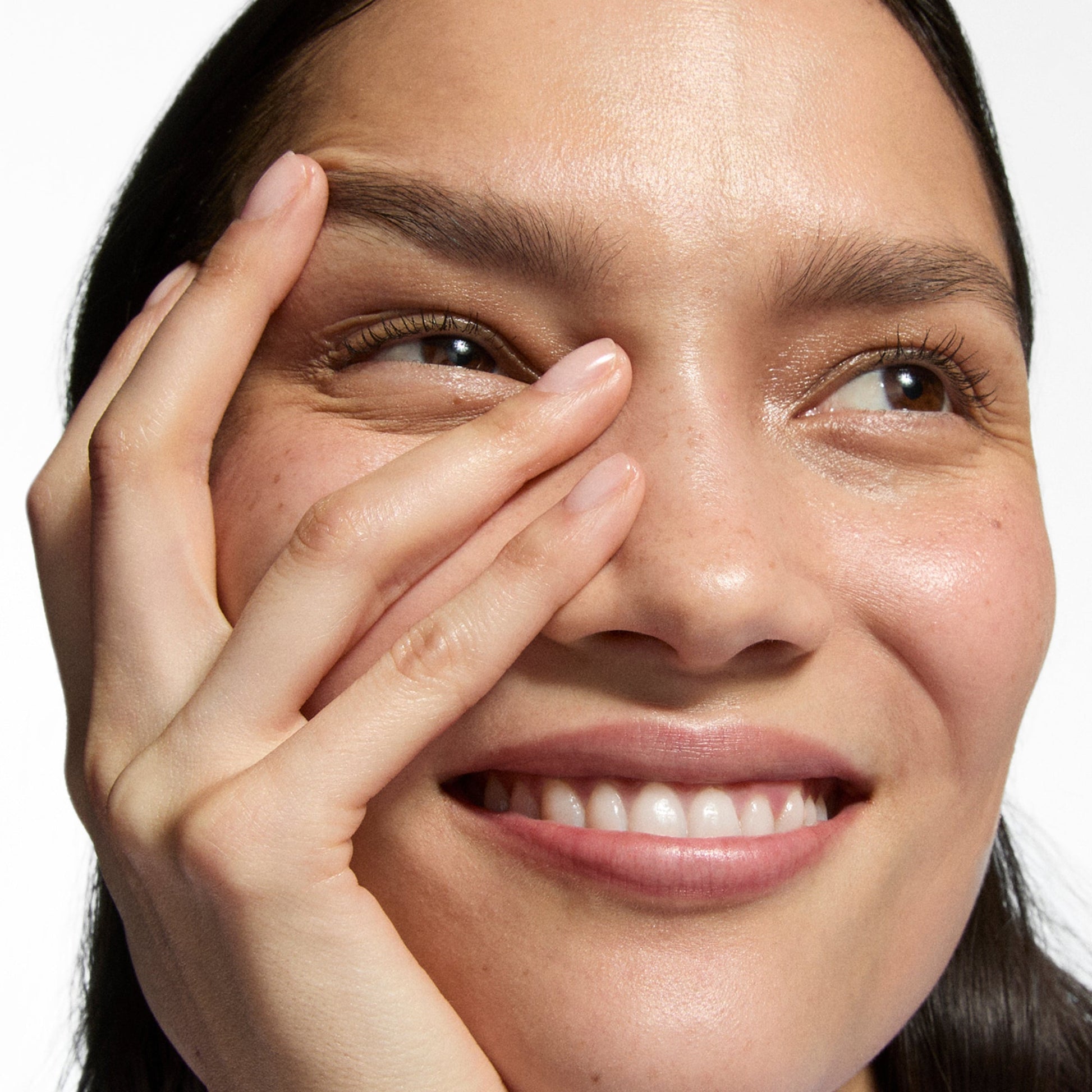 hydro-surge-dewy-face-mist-w8 Omega50_Model_2000x2000-1_3445dd8f-e76c-42a0-b3ad-1d9a4cba4df0.jpg